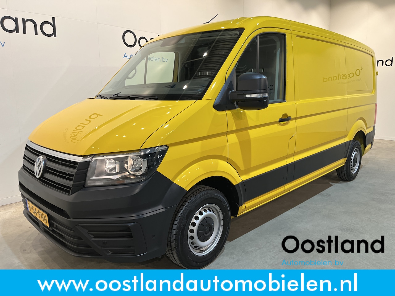 Volkswagen Crafter - 35 2.0 TDI L3H2 140 PK / Euro 6 / 3.000 KG Trekgewicht / Airco / Camera / Carplay - AutoWereld.nl