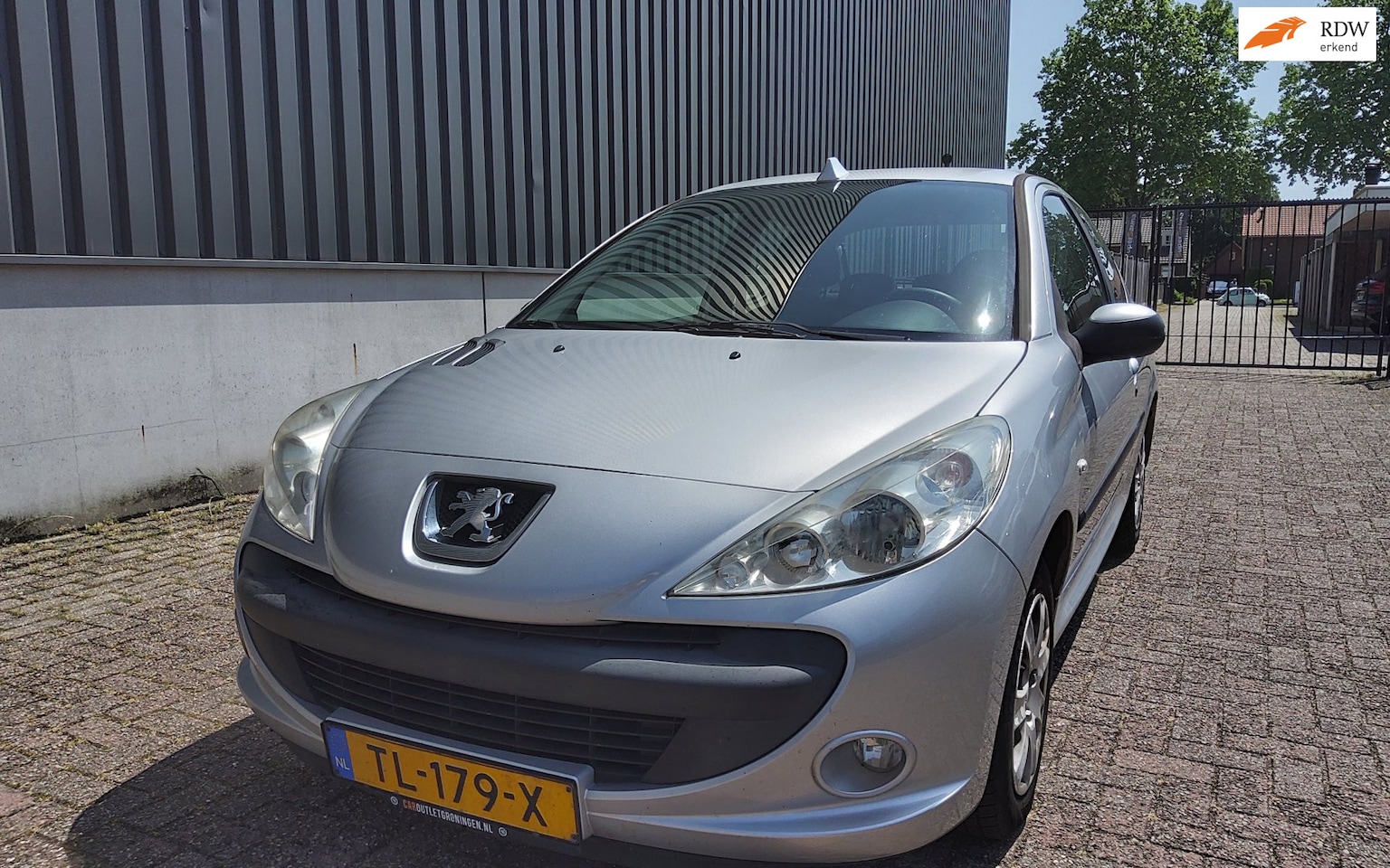 Peugeot 206 - 1.1 XR|Elec raam|AIRCO IJSKOUD!|APK 22-3-2027! - AutoWereld.nl