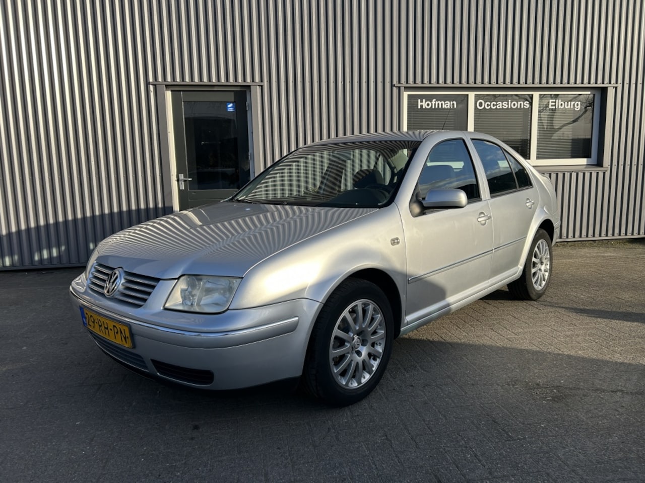 Volkswagen Bora - 1.6-16V Highline Airco Cruise APK! - AutoWereld.nl