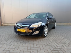 Opel Astra - 1.4 Turbo Cosmo