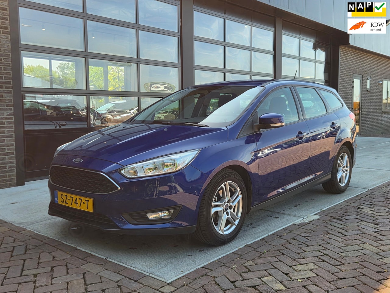 Ford Focus Wagon - 1.5 TDCI Lease Edition | Navi | Clima | Cruise | PDC | - AutoWereld.nl