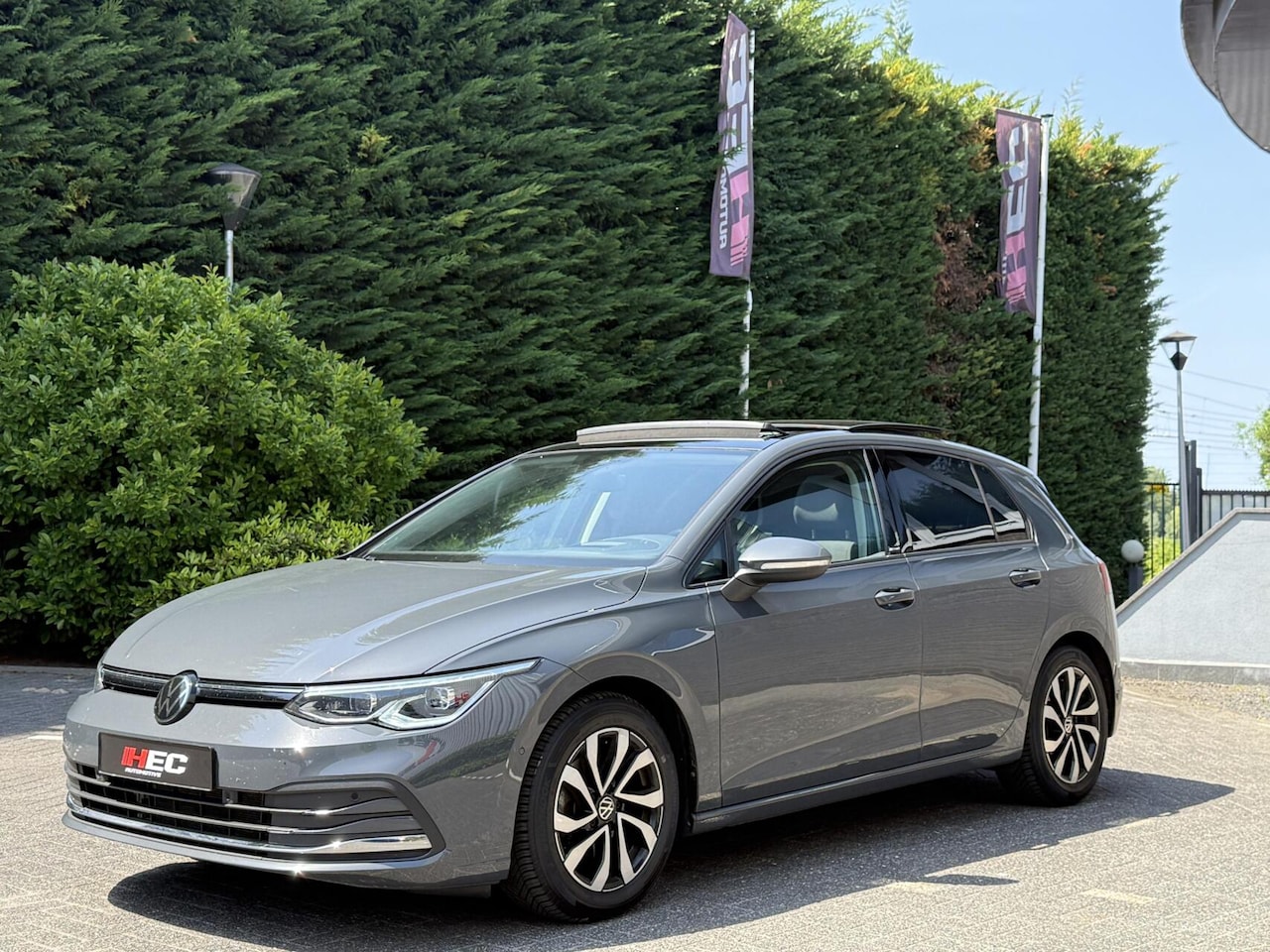 Volkswagen Golf Variant - 2.0 TDI R-Line Business+ 2.0 TDI R-Line Business - AutoWereld.nl