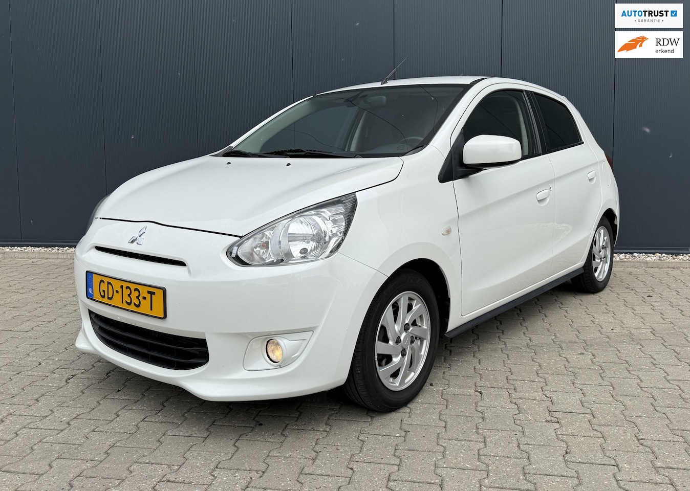 Mitsubishi Space Star - 1.2 Intense+ Airco Navi APK Nette Auto - AutoWereld.nl