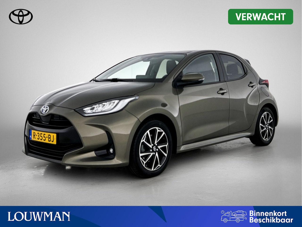 Toyota Yaris - 1.5 Hybrid Dynamic | NIEUW GELEVERD & ONDERHOUDEN | 1e Eigenaar | Navigatie | Unieke Kleur - AutoWereld.nl