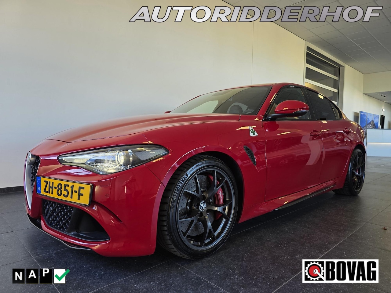 Alfa Romeo Giulia - 2.9 V6 Quadrifoglio | Keramische remmen - AutoWereld.nl