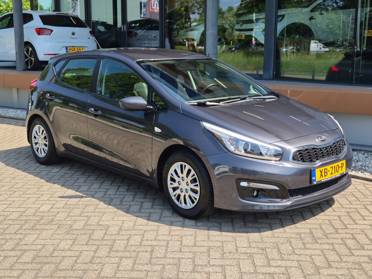 Kia Cee'd - 1.6 GDI DynamicLine / trekhaak - AutoWereld.nl