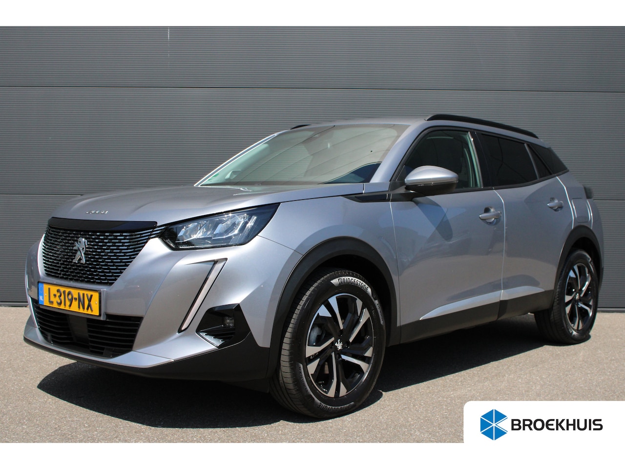 Peugeot 2008 - 1.2 PureTech Allure Pack | Automaat | Navigatie | Camera | Trekhaak | NL auto | 1e eigenaa - AutoWereld.nl