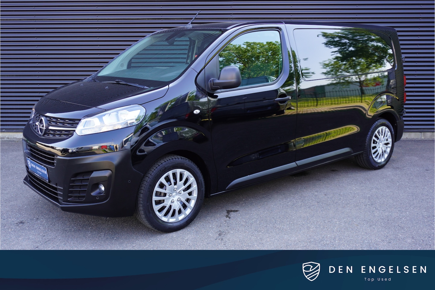 Opel Vivaro - 102pk L2H1 Navigatie Camera Apple Carplay Crusie control Parkeersensoren 3-zits - AutoWereld.nl