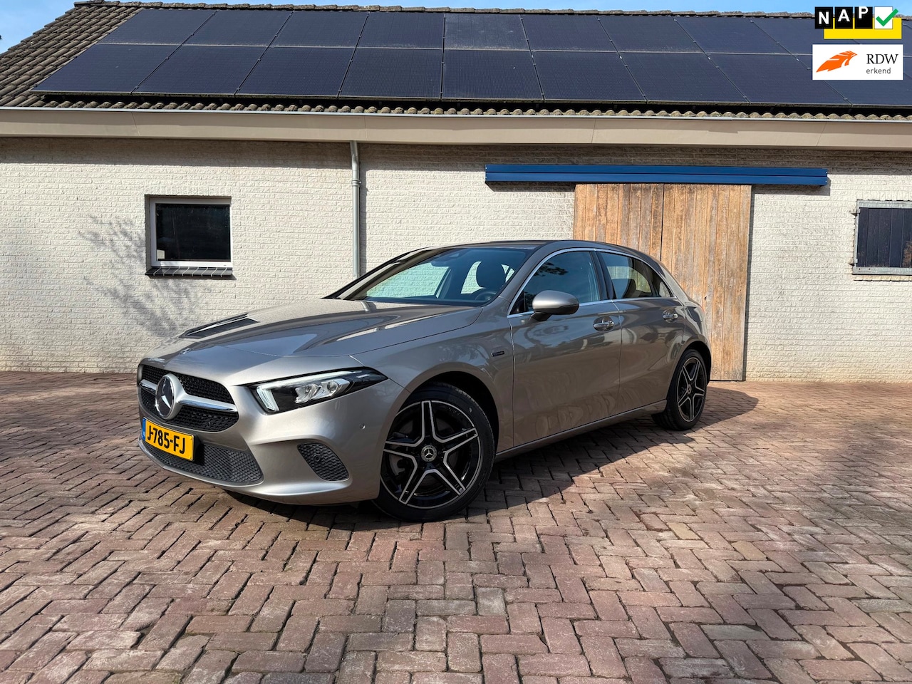 Mercedes-Benz A-klasse - 250e Business Solution Luxury Limited AMG | NAP | DEALEROND | Virtual Display | Stoelvw - AutoWereld.nl