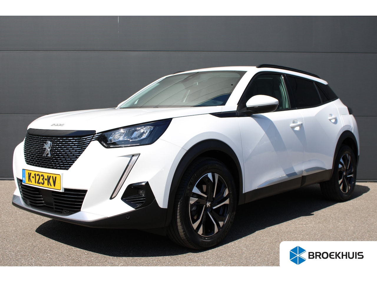 Peugeot 2008 - 1.2 PureTech Allure | Navigatie | Camera | Trekhaak | Keyless | NL auto | 1e Eigenaar | Ap - AutoWereld.nl