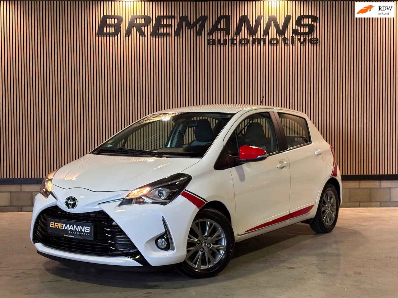 Toyota Yaris - 1.5 VVT-i Executive / Stoelverwarming / Lane assist / - AutoWereld.nl
