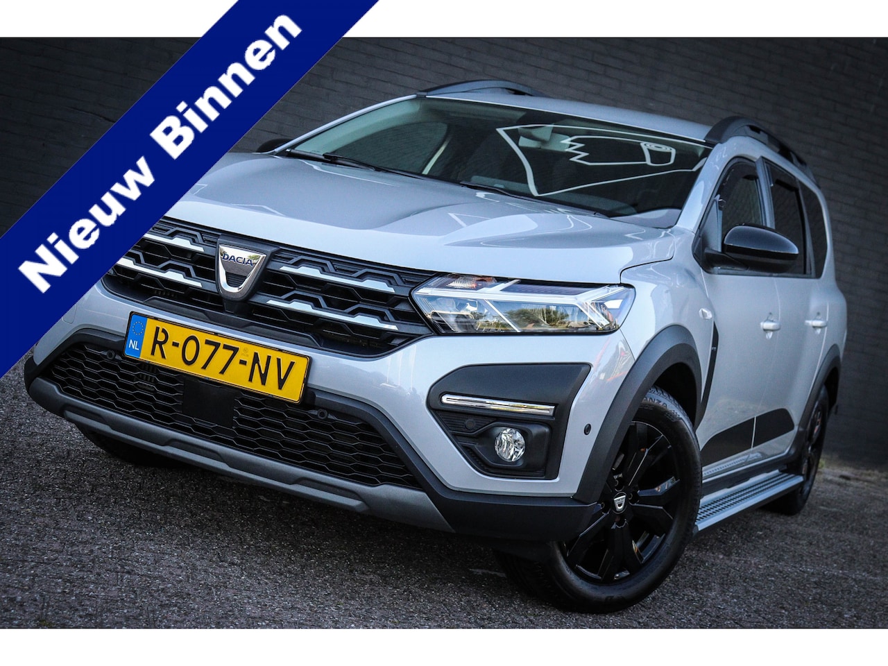 Dacia Jogger - 1.0 TCe 100 Bi-Fuel Extreme 5p. Net binnen - Nu al te bezichtigen - AutoWereld.nl