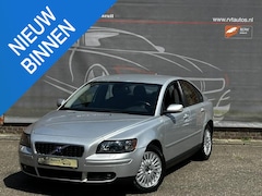 Volvo S40 - 2.4 Momentum Uniek, 1ste eigenaar, Xennon, Cruisecontrol, Stoelv, Garantie
