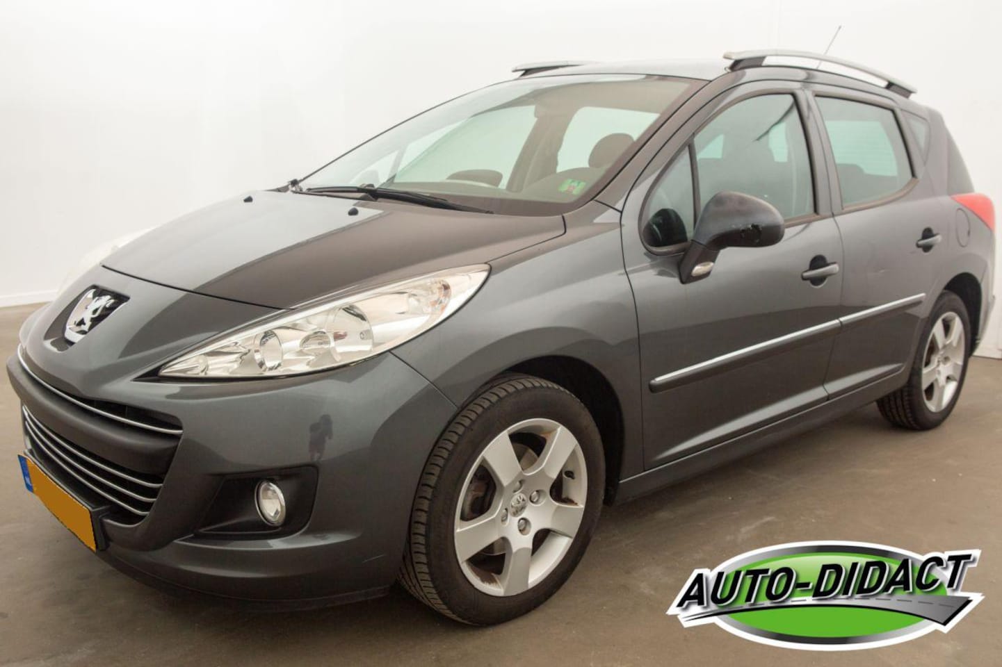 Peugeot 207 SW - 1.6 VTi Airco Pano Navi Première - AutoWereld.nl