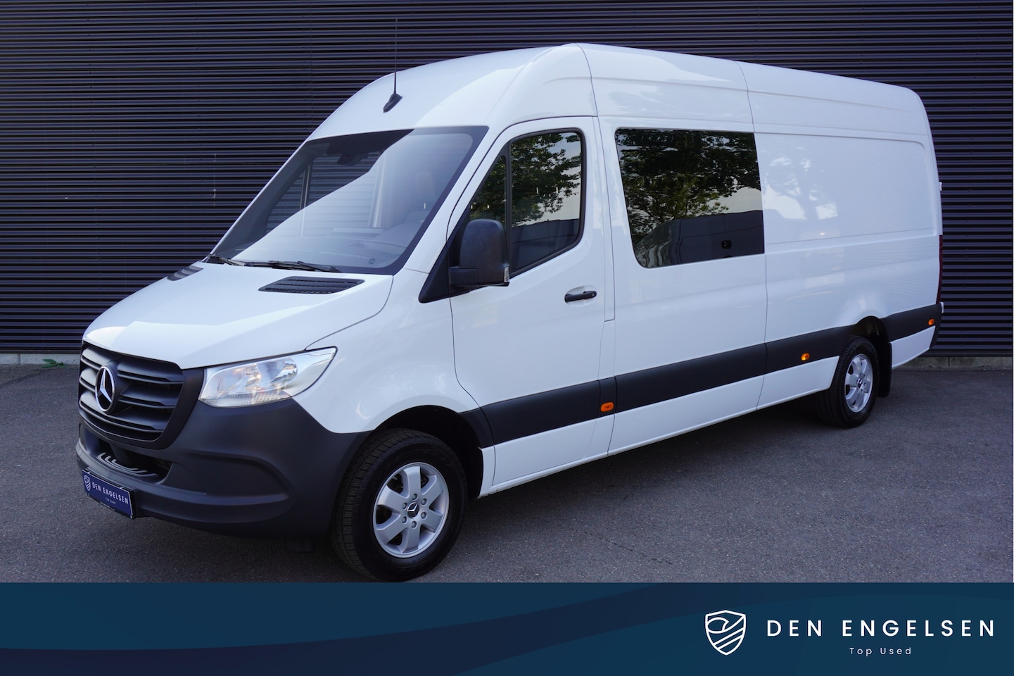 Mercedes-Benz Sprinter - 317 170pk Automaat L3H2 Dubbele cabine 6 persoons Camera Navigatie Apple carplay Trekhaak - AutoWereld.nl