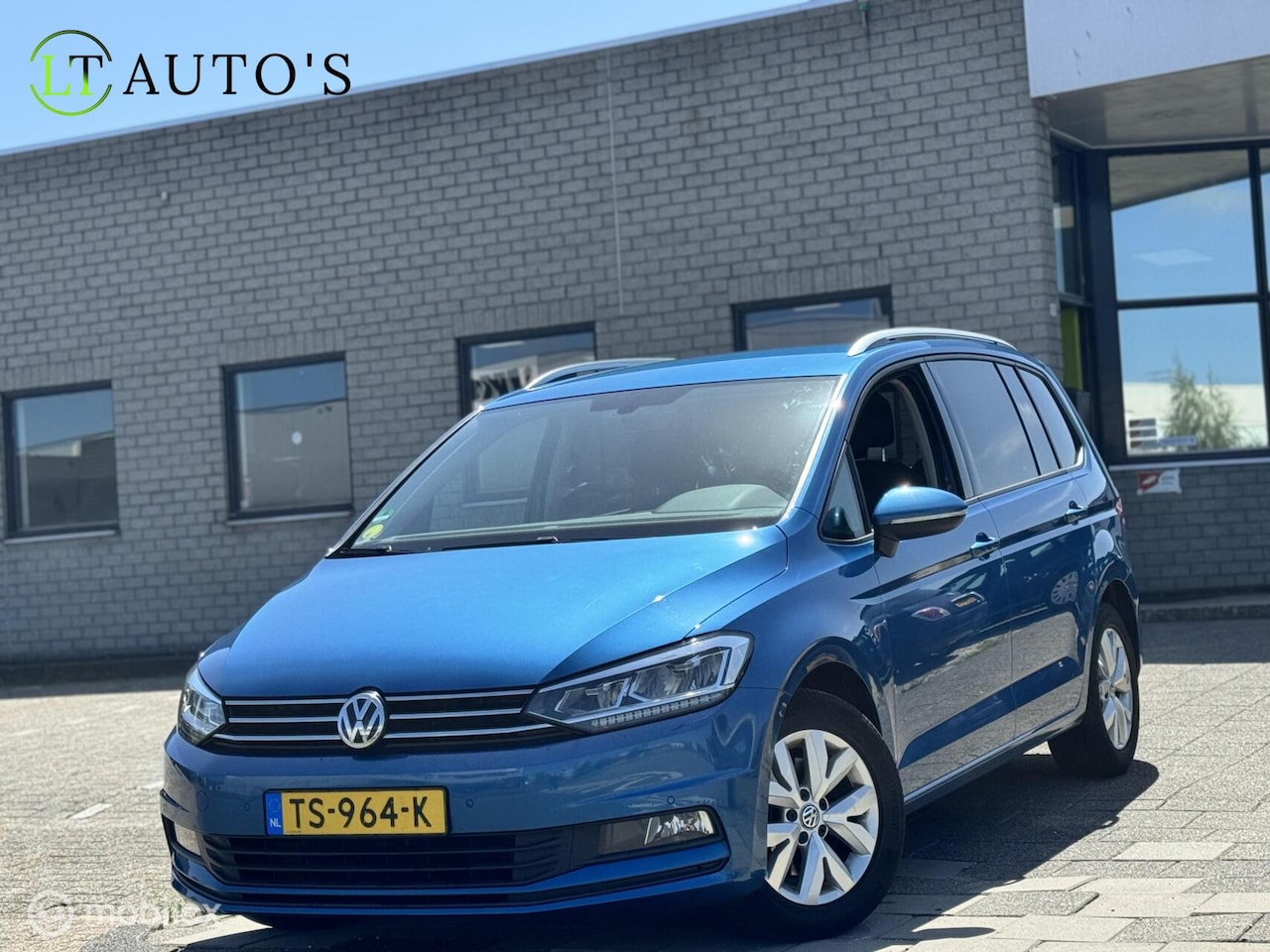 Volkswagen Touran - 1.6 TDI SCR Comfortline Edition|DSG Navi - AutoWereld.nl