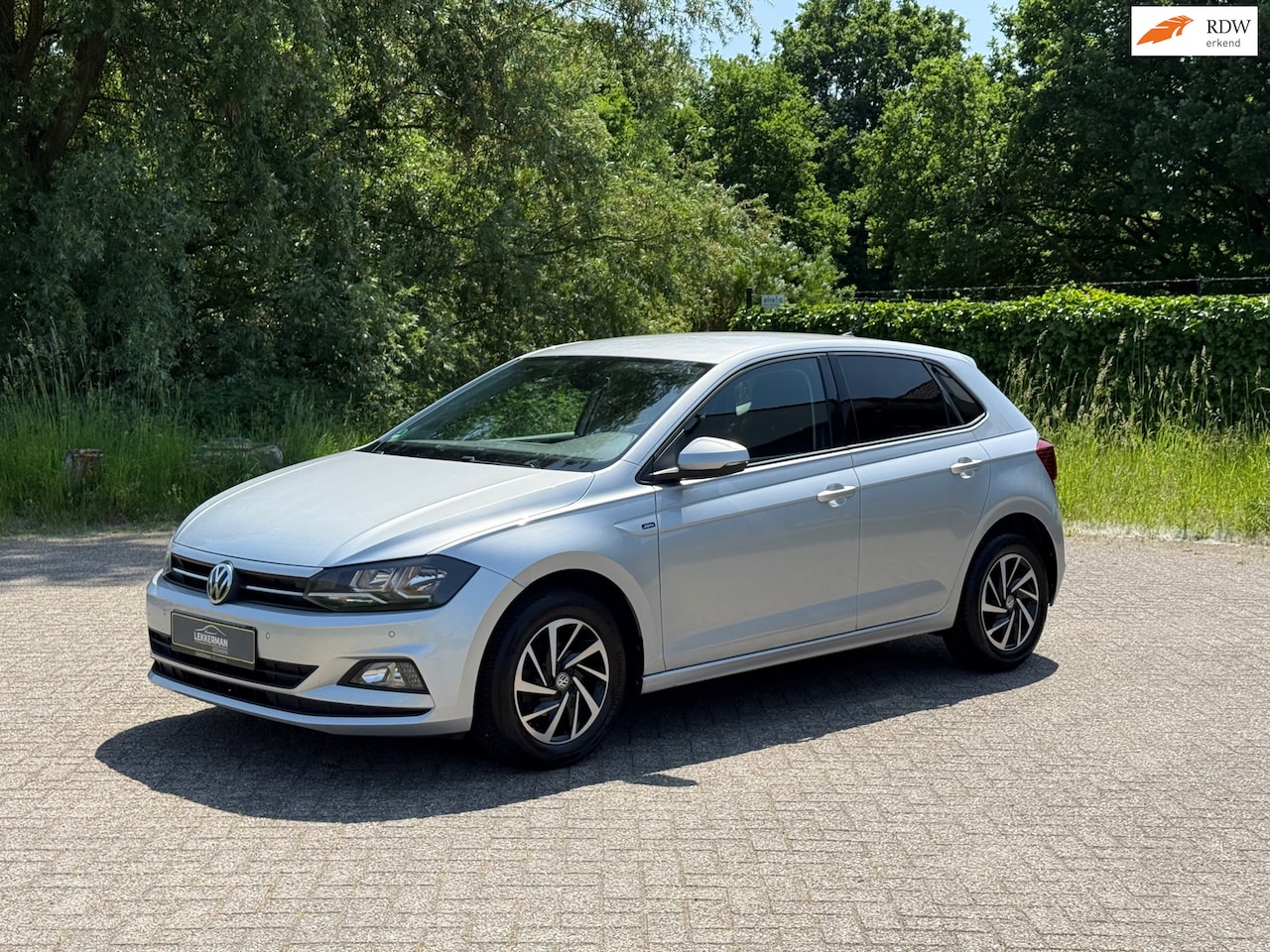 Volkswagen Polo - 1.0 High Line I PDC I NAVIGATIE I DEALER ONDH I CLIMA I STOELVER - AutoWereld.nl