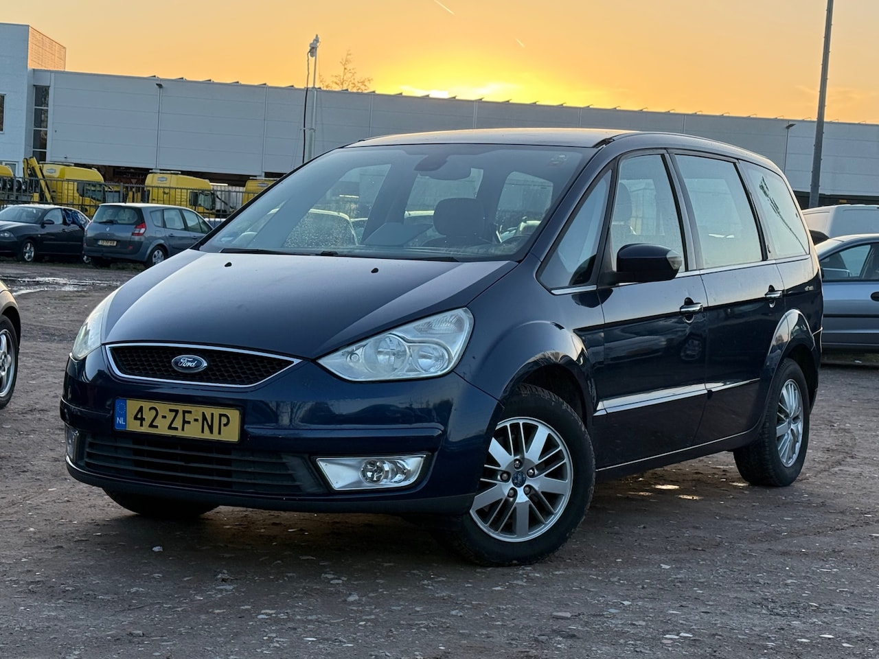 Ford Galaxy - 2.0-16V Ghia/ 7PRSN/ NIEUWE APK - AutoWereld.nl