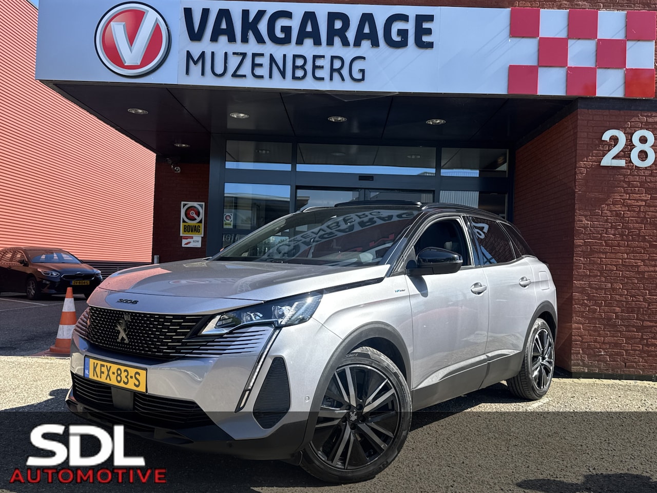 Peugeot 3008 - 1.6 HYbrid 225 GT BLACK PACK // PANO/SCHUIFKANTELDAK // ADAPTIVE CRUISE // FULL LED // FOC - AutoWereld.nl