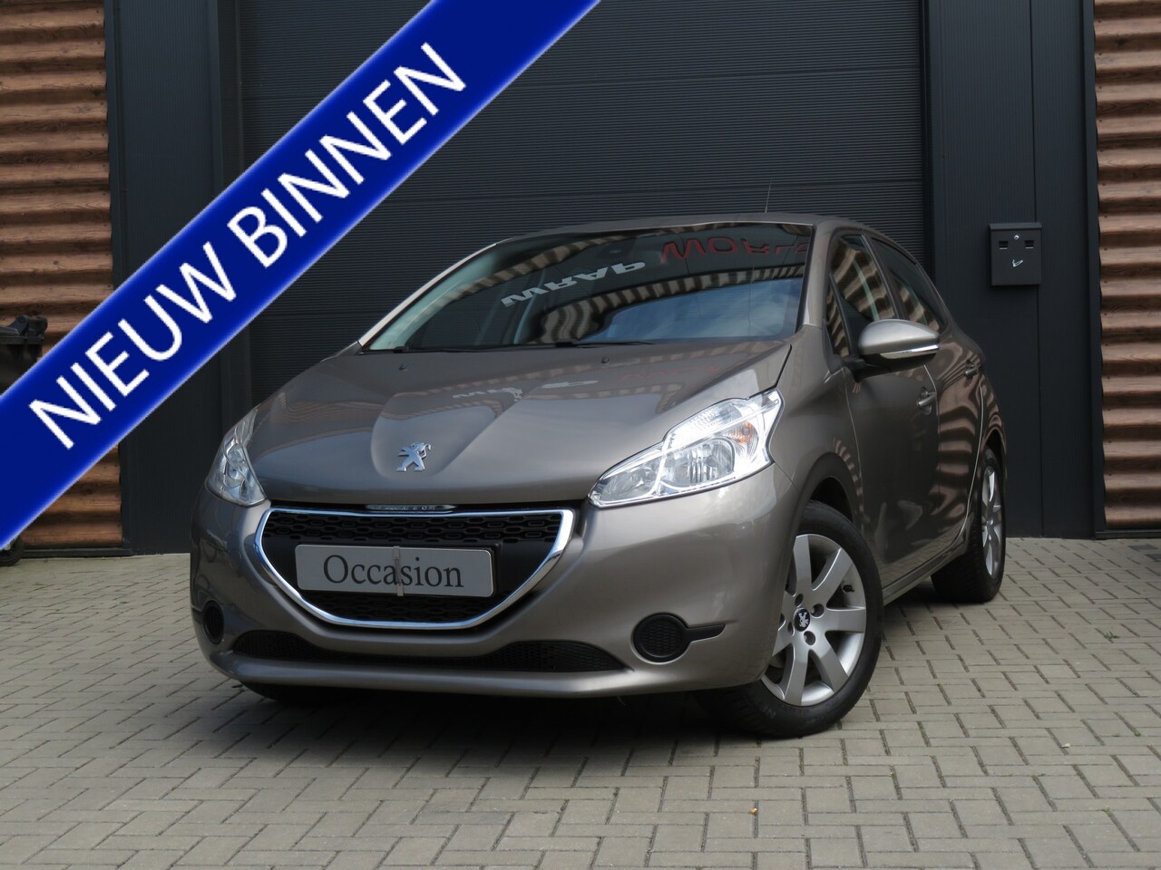 Peugeot 208 - 1.0 PureTech 5-Drs Airco Cr-Control Nw Riem/Apk - AutoWereld.nl