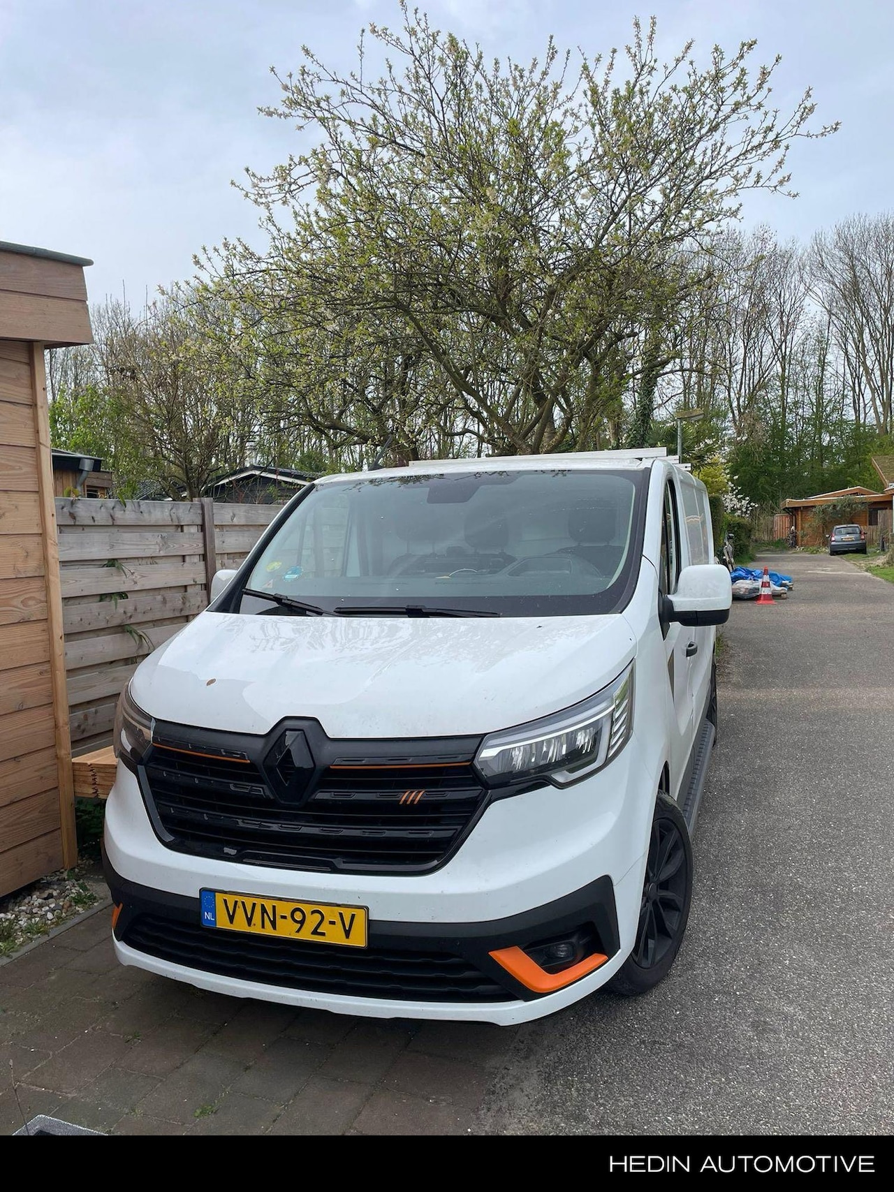 Renault Trafic - 2.0 dCi 130 T30 L2H1 Work Edition - AutoWereld.nl