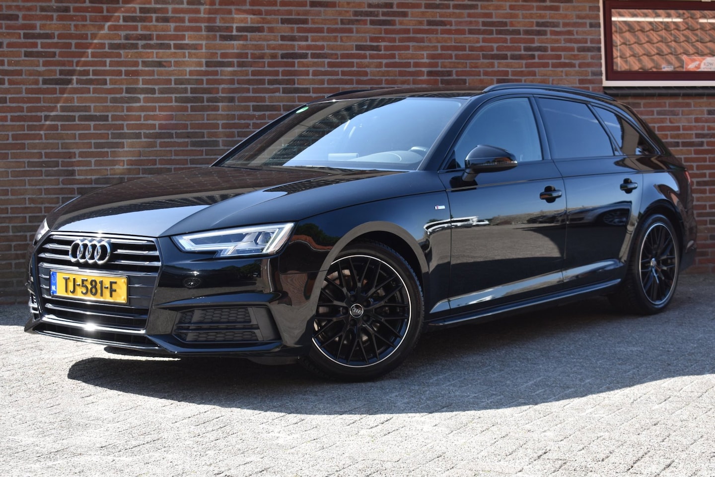 Audi A4 Avant - 1.4 TFSI Sport S line black edition '18 LED Leder Clima Navi Cruise S Line - AutoWereld.nl