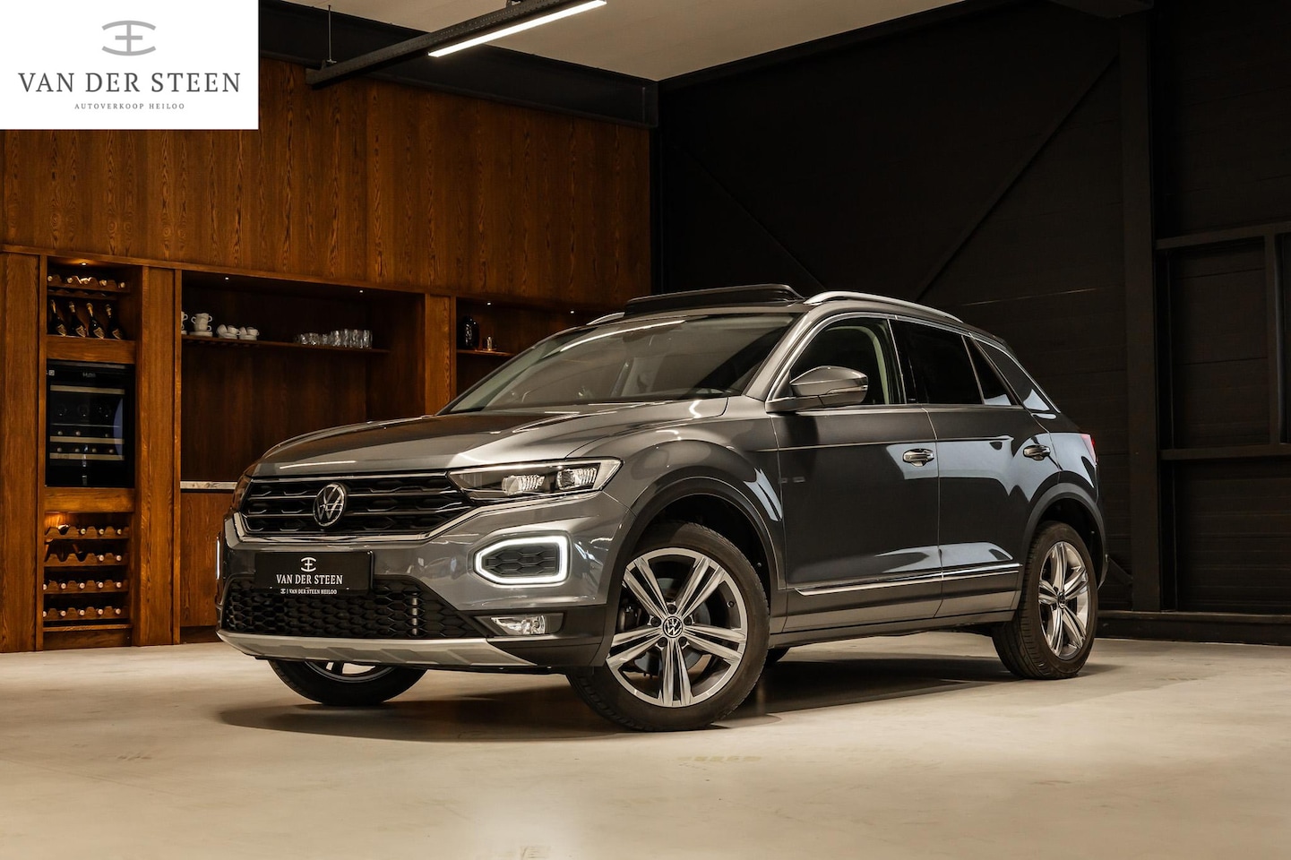 Volkswagen T-Roc - 2.0 TSI 4Motion Sport Business R Schuifdak | Camera | Adapt. Cruise - AutoWereld.nl