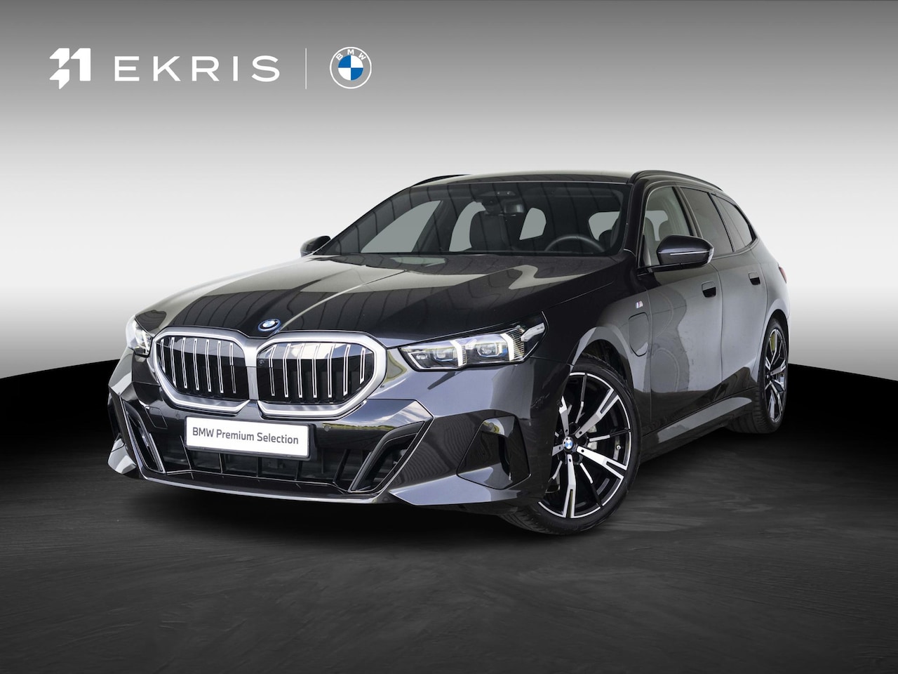 BMW 5-serie Touring - 530e xDrive | M Sportpakket | Innovation Pack | Comfort Access | Panoramadak | Stoelventil - AutoWereld.nl