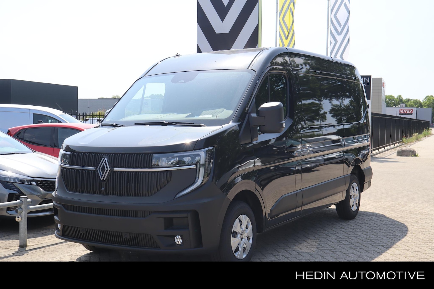 Renault Master E-Tech - T35 L2H2 Extra long range 87 kWh | Trekhaak | 22Kw AC Lader | Houten Laadvloer en Zijwande - AutoWereld.nl