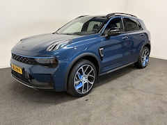 Lynk & Co 01 - 19850km 1.5 261pk AUT7 PHEV 72km Elec. Pano/ Adapt./ 360 Camera/ Dig. Dashboard/ Stoelverw