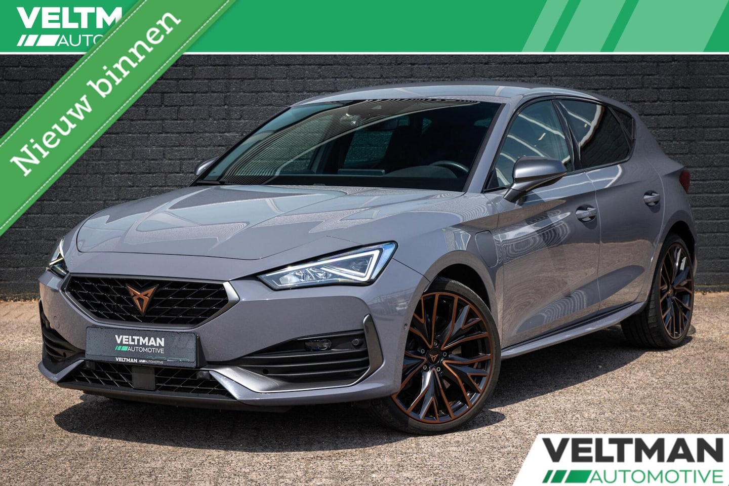 CUPRA Leon - 1.4 e-Hybrid VZ 245PK LEDER STUURVERWARMING CARPLAY CAMERA - AutoWereld.nl