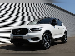 Volvo XC40 - 2.0 T5 AWD R-Design 248PK (Panoramadak Sportleder Carplay Navi/Camera HarmanKardon Trekhaa