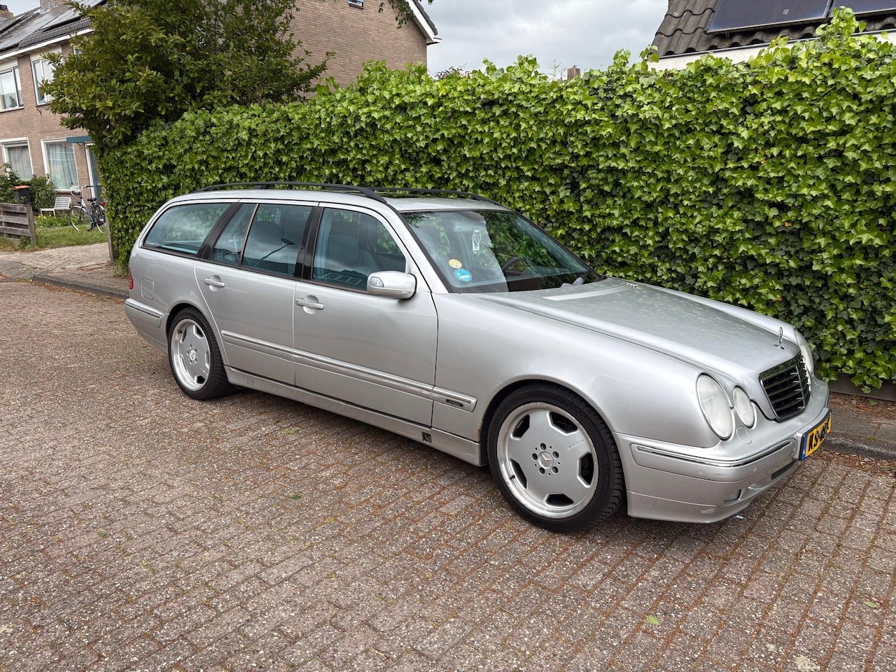 Mercedes-Benz E-klasse Combi - 240 Avantgarde Select Van buiten lichte schade plekken - AutoWereld.nl