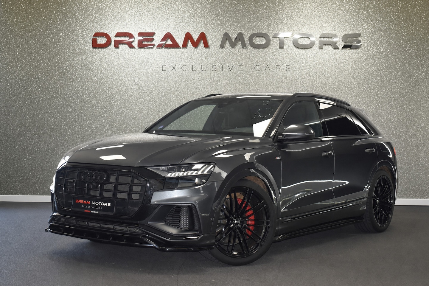 Audi Q8 - 55 TFSI e Quattro S-Line COMPETITION 381pk | TREKHAAK | PANODAK - AutoWereld.nl