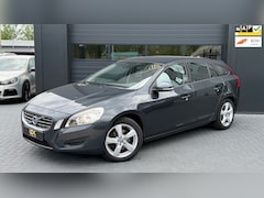 Volvo V60 - 1.6 T3 Kinetic Automaat|Cruise|Navi