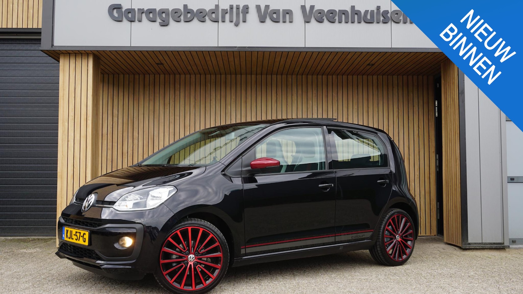 Volkswagen Up! - 1.0 60pk 5Drs Colour Up! Pano.Dak 17inch LM Beats A-Camera CLima Stoelverwarming *Uniek* 1 - AutoWereld.nl