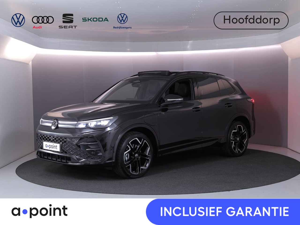 Volkswagen Tiguan - 1.5 eHybrid R-Line Edition 272 pk Automaat (DSG) | Verlengde garantie | Navigatie | Panora - AutoWereld.nl
