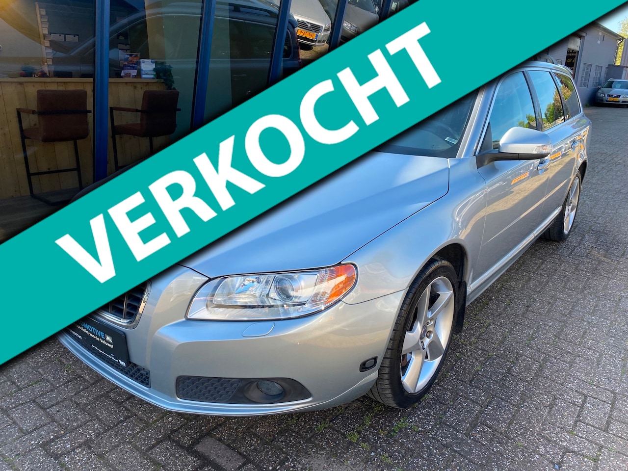Volvo V70 - 2.5T Summum 200PK LEER / 18'' VELGEN / DAKSPOILER - AutoWereld.nl