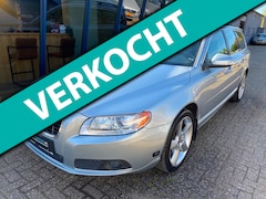 Volvo V70 - 2.5T Summum 200PK LEER / 18'' VELGEN / DAKSPOILER