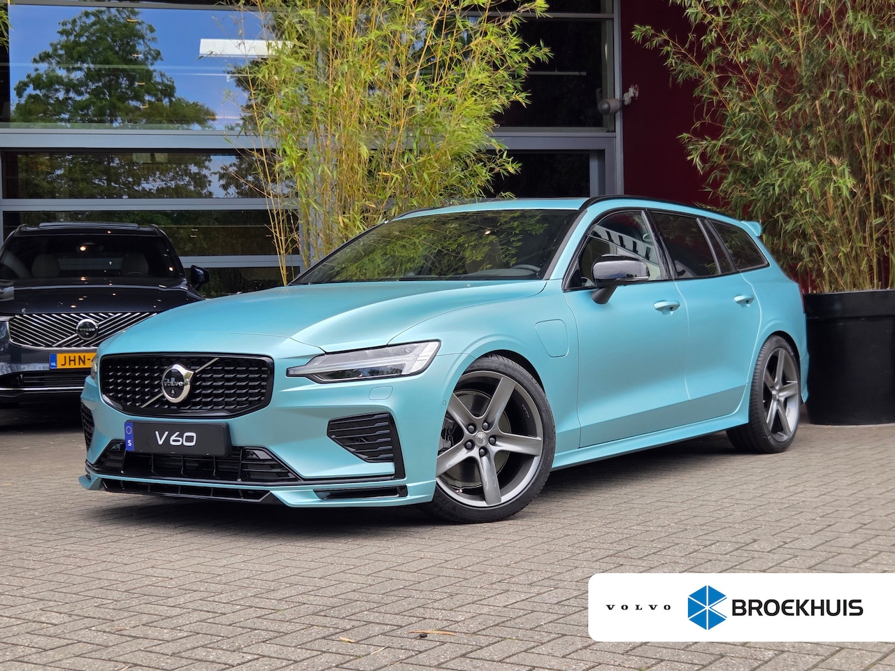 Volvo V60 - 2.0 T8 AWD Ultra Dark HEICO SPORTIV | Full Option! | Bowers&Wilkins | Massage/ventilatie - AutoWereld.nl