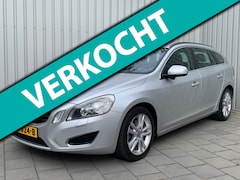 Volvo V60 - 1.6 D2 Summum|Automaat|Navigatie|Climate Control|