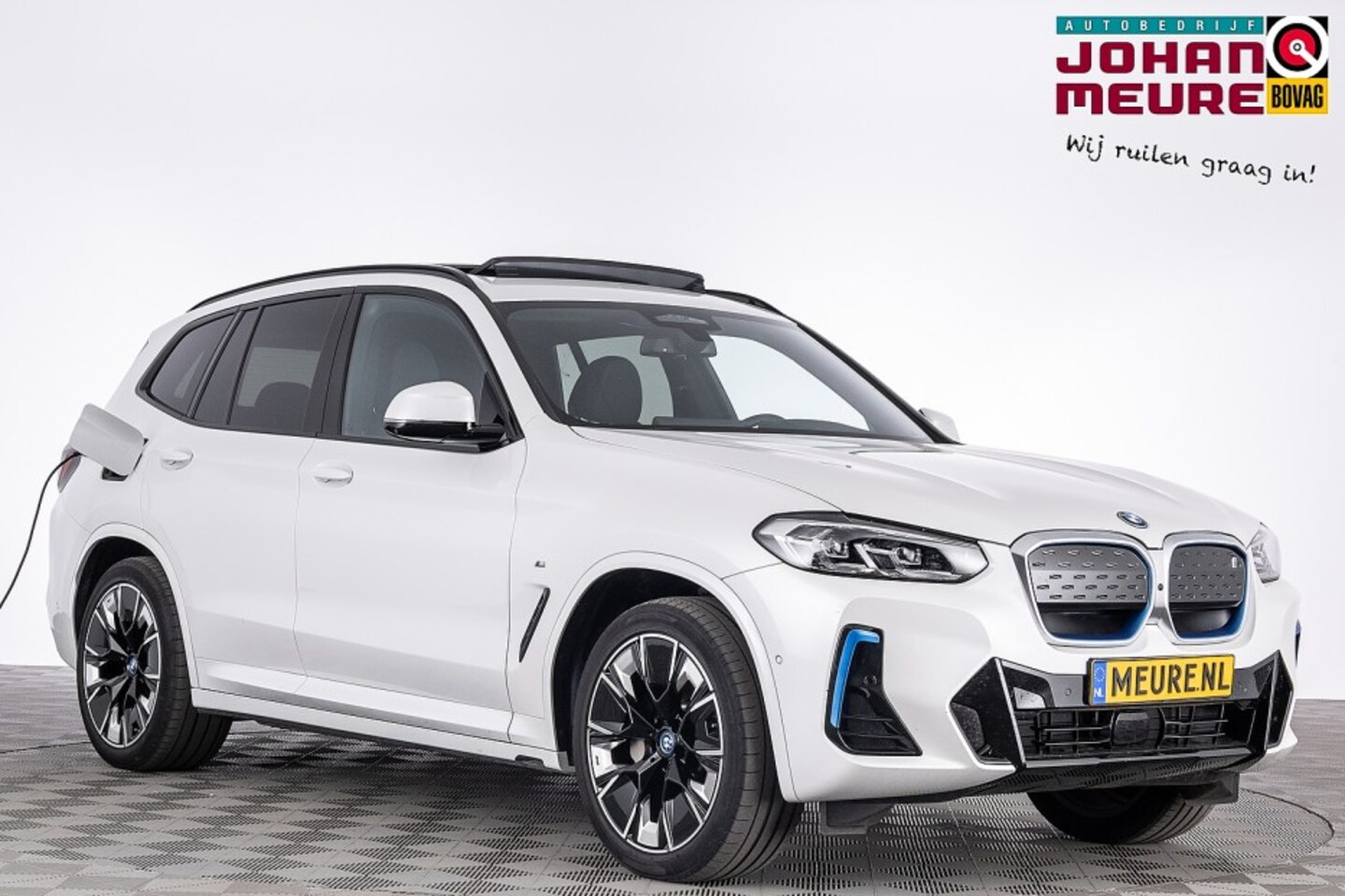 BMW iX3 - High Executive M-Sport 80 kWh | PANORAMADAK | harman/kardon | Head-Up | SOH: 100% | . - AutoWereld.nl