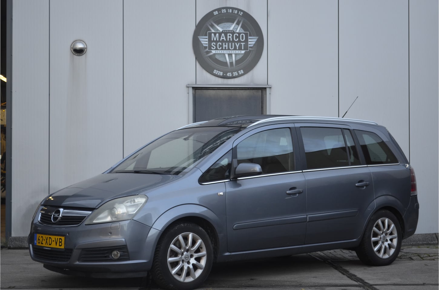 Opel Zafira - 2.2 Executive zonder apk zo mee - AutoWereld.nl