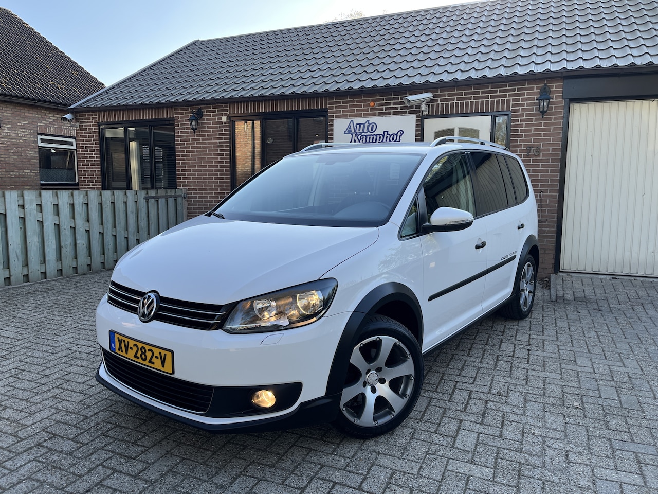 Volkswagen Touran Cross - 1.4 TSI Trekhaak Nieuwe A.P.K. - AutoWereld.nl