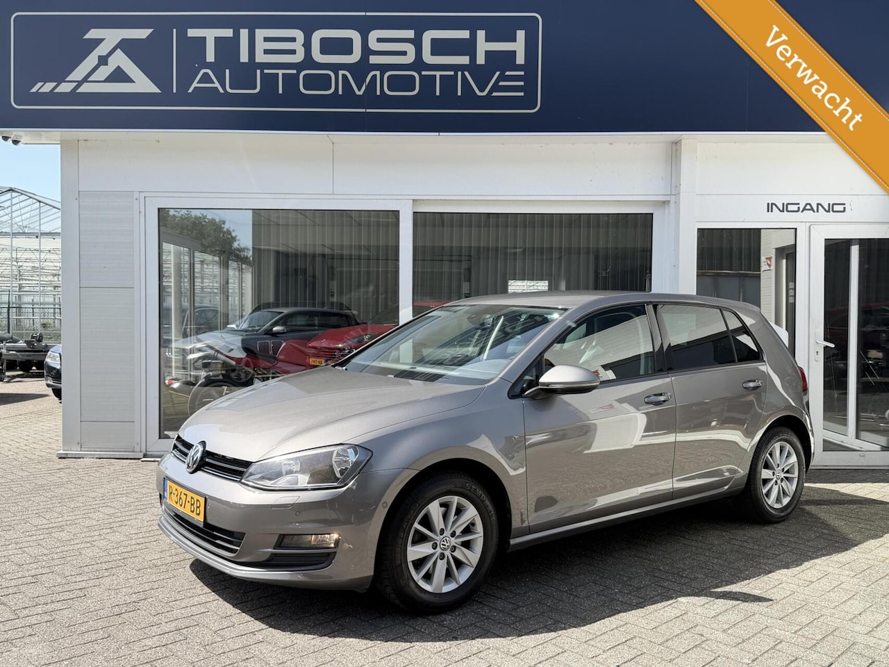 Volkswagen Golf - 1.2 TSI CarPlay Stoelverwarming Climate - AutoWereld.nl