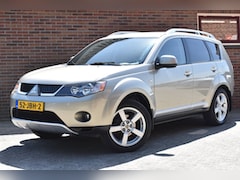 Mitsubishi Outlander - 2.4 Instyle '09 7 Persoons Airco Navi Cruise Inruil mogelijk
