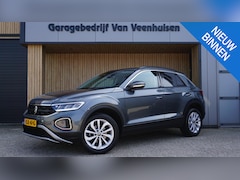 Volkswagen T-Roc - 1.5 TSI 150pk DSG Life Business *Facelift* Virtual App-Connect 17inch LM Stoelverwarming *