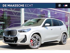 BMW iX1 - eDrive20 M Sport / Trekhaak / Sportstoelen / Achteruitrijcamera / M Adaptief onderstel / A