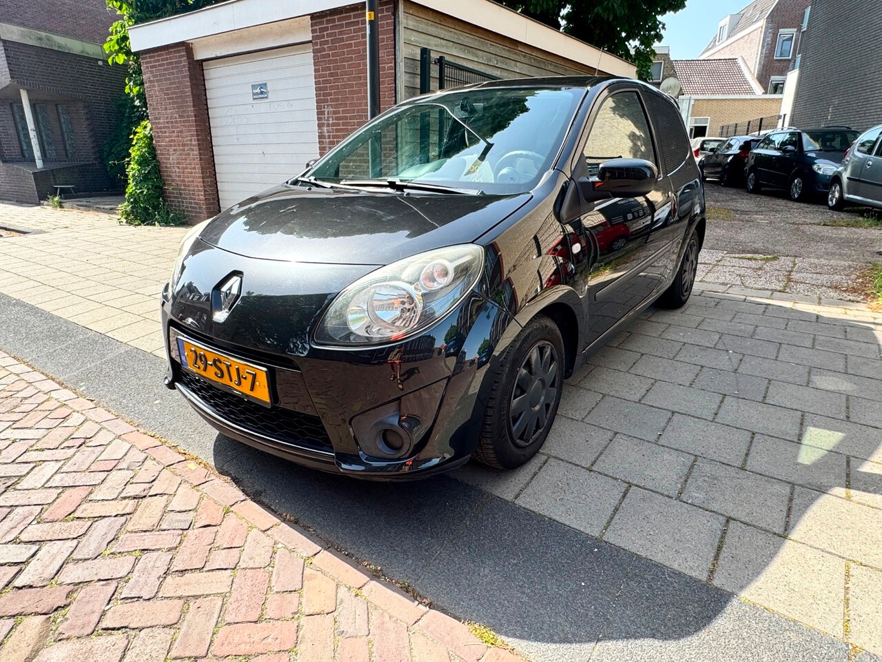 Renault Twingo - 1.2-16V Benzine Handgeschakeld airco NAP - AutoWereld.nl