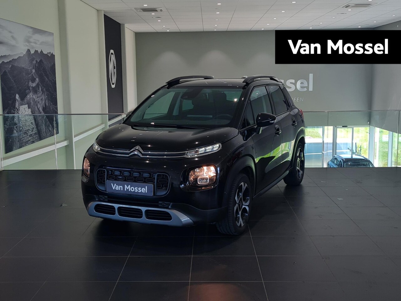 Citroën C3 Aircross - 1.2 PureTech S&S Shine | 360 Camera | Keyless Entry & Start | Navigatie | Climate control - AutoWereld.nl